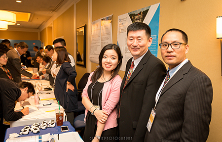 不朽情缘mg官网SAPA年会代表：左→右： 刘雯颖博士、汪俊博士、王建峰博士